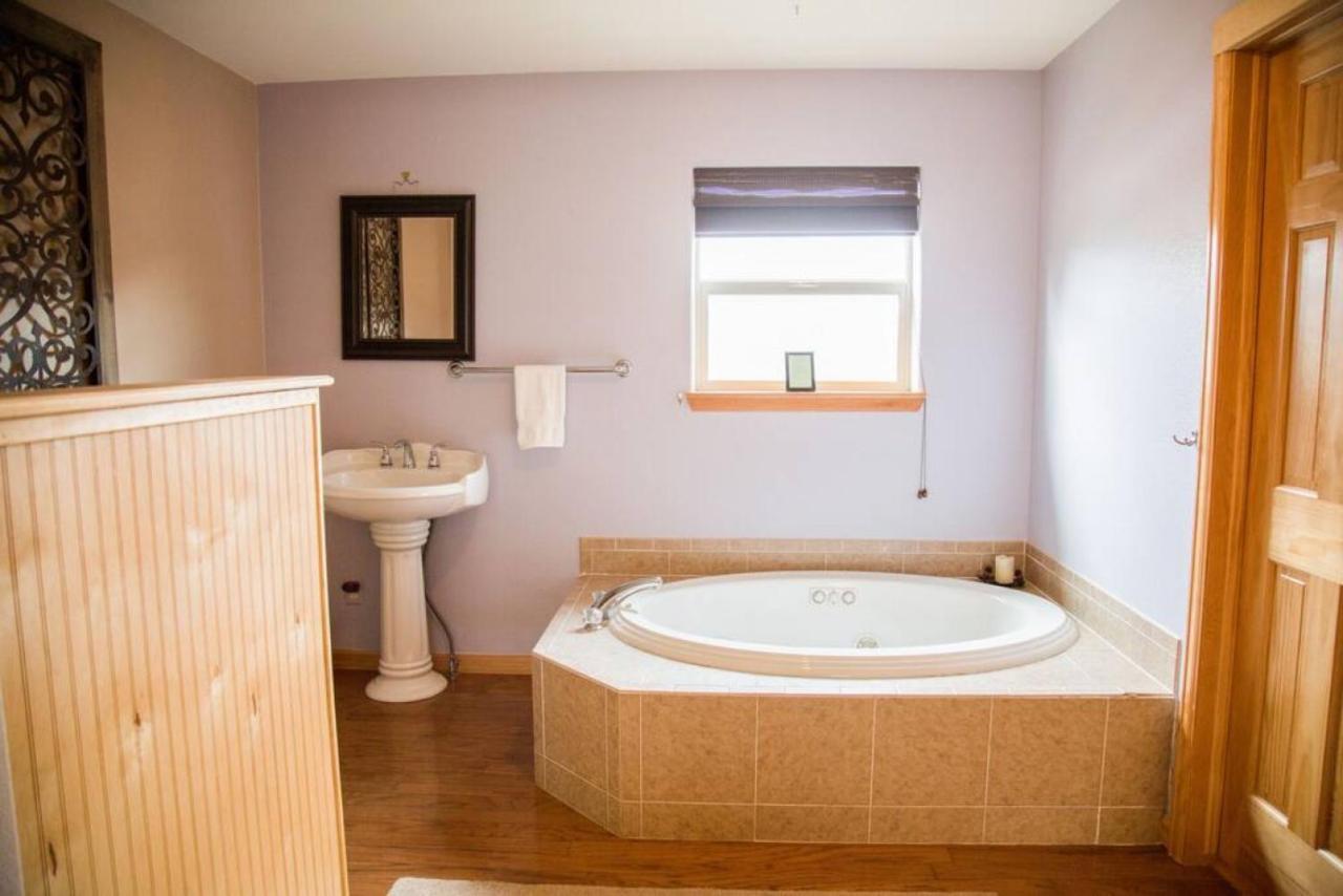Hébergement de vacances Old Man Mountain, Spacious With Loft Great For Families, Dogs Allowed